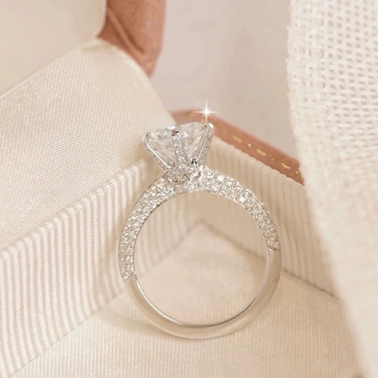 Women's 4.58g Moissanite Engagement Ring in S925 Silver